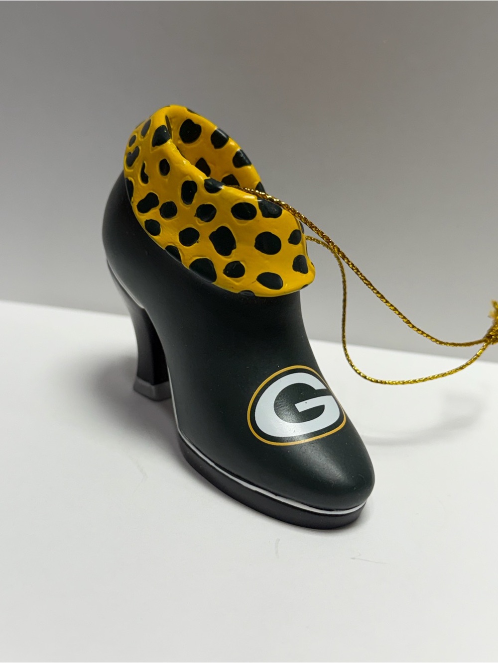 2011 Bradford Exchange Green Bay Packers “Spot Kit!” Stiletto Shoe Ornament